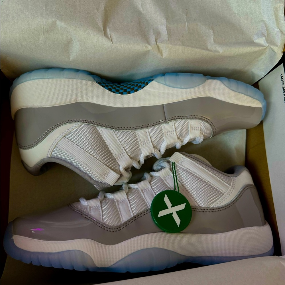 JORDAN 11 CEMENT GREY - NEW